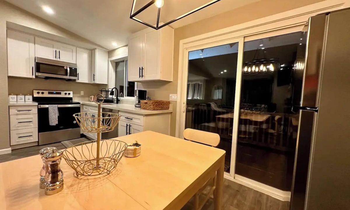 Everett House | 08 Min to PAE Airport - Cozy 2Br Home Surrounded by Nature w/carport