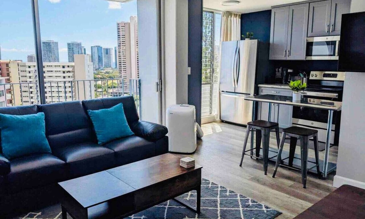 Tantalus Condo | 2-bedroom 1 bath bright condo with free parking