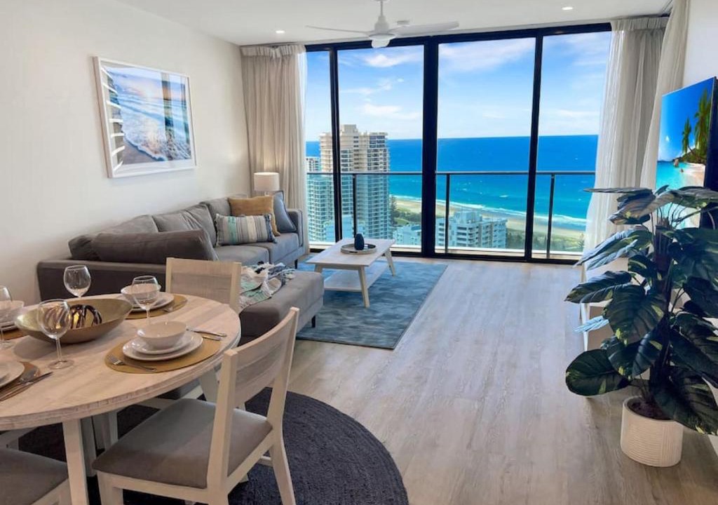 Broadbeach Apartment | 29th floor Oracle Tower 2 stunning ocean and city views