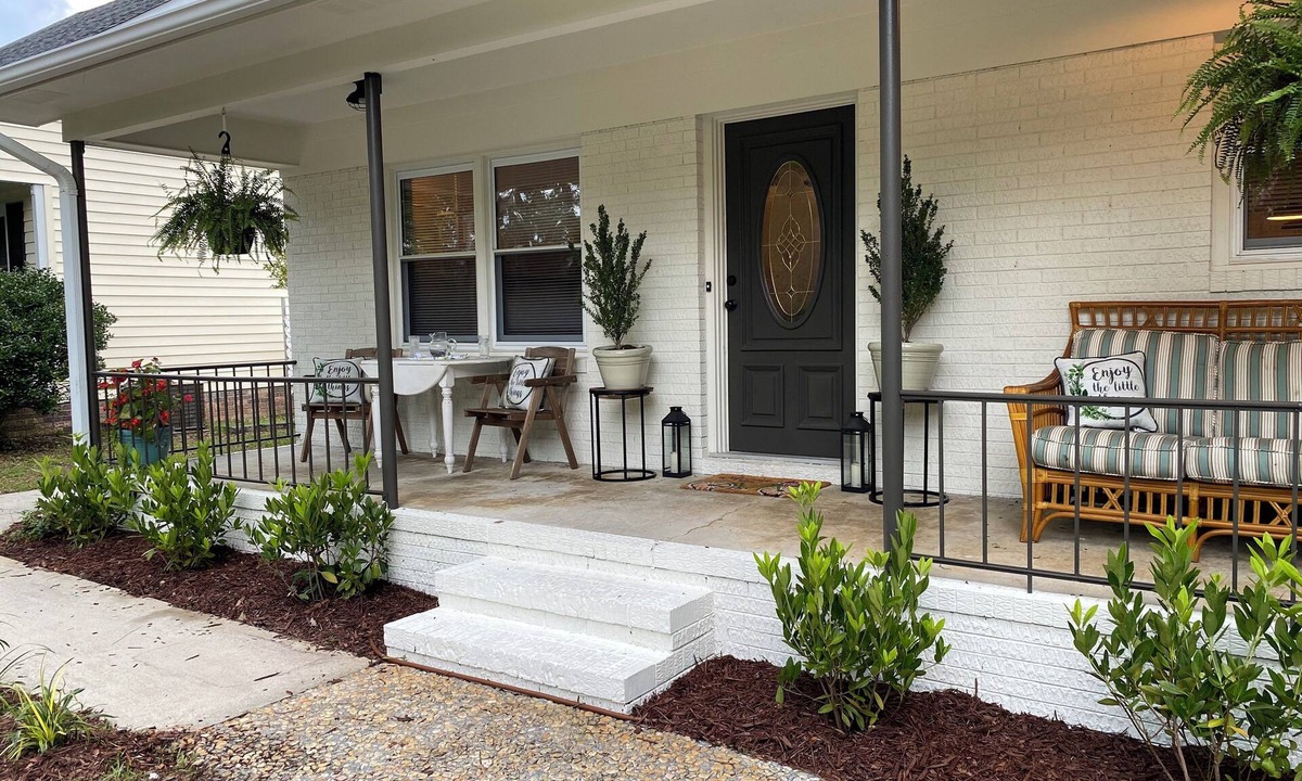 Southport House | 3-bedroom house in charming Southport with AC, WiFi