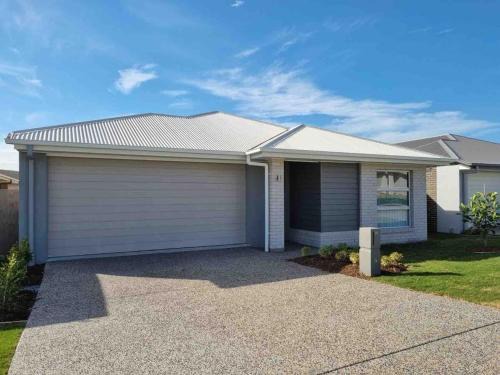 Collingwood Park House | 4Bed House master with ensuite and AC