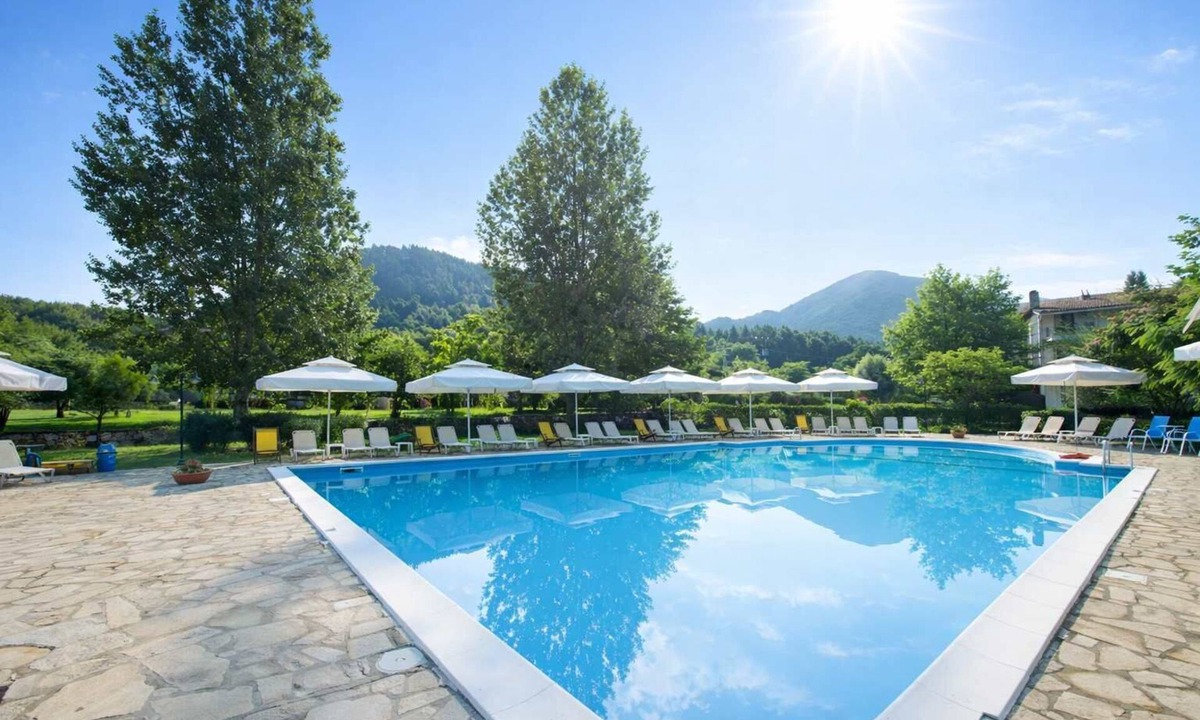 Xanthi Bed & Breakfast | Agriani Hotel - Cozy Poolside Quad Room