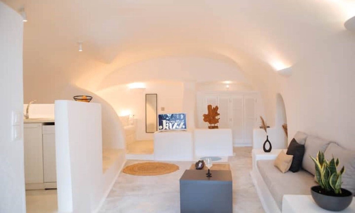 Finikia Villa | An old traditional Winemakers cellar carved into the hills of Finikia.