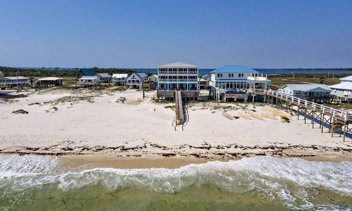 Fort Morgan House | Beachfront 9bed Easybreezy West