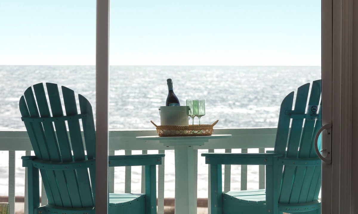 North Carolina Coast Condo | Beautiful Top Floor Oceanfront Condo, Breathtaking Views from Oceanfront Balcony