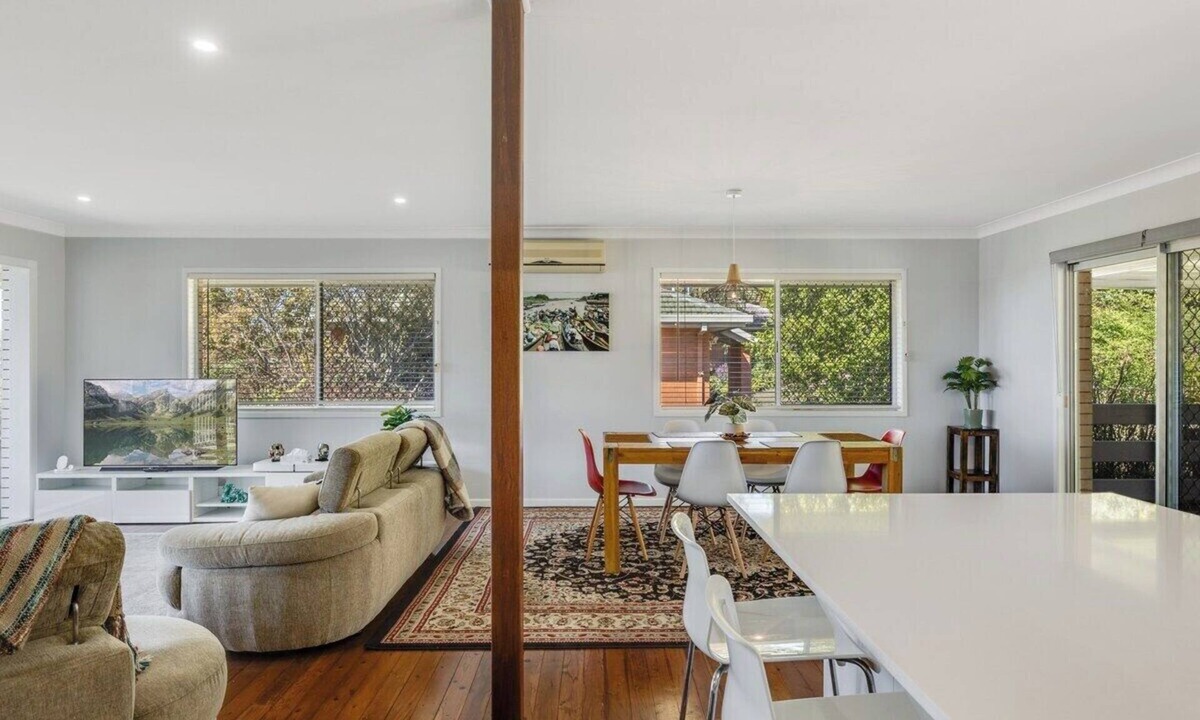 Rangeville House | Blue Hills Retreat in Leafy Rangeville