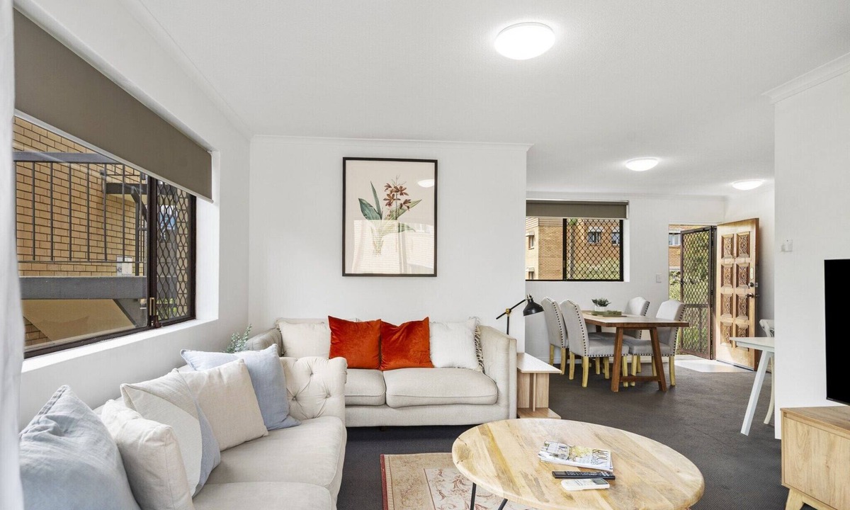 New Farm Apartment | Bright 2-Bed Apartment in Leafy New Farm