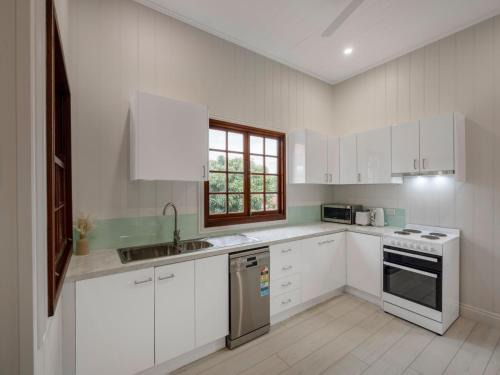 Highgate Hill House | Charming 3BR Inner City Haven Highgate Hill
