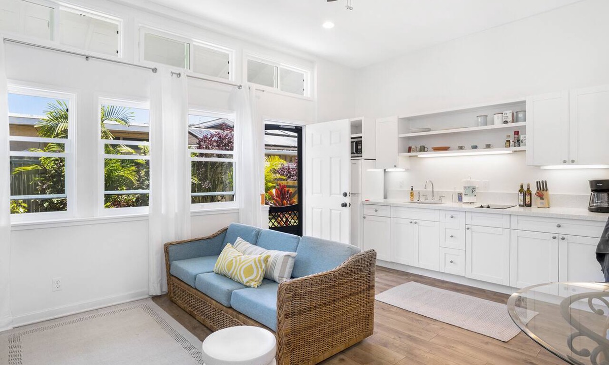 Kailua Apartment | Charming Apartment in Prime Location – Steps from Kailua Beach & Town
