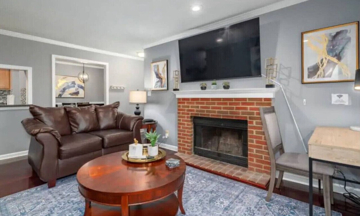 Meadowbrook Condo | Chic Condo Retreat: Private Bliss 'n Birmingham!