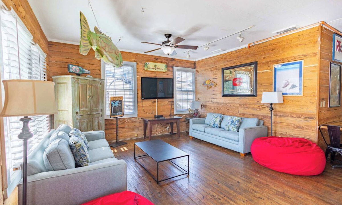 Historic Seaport Apartment | Commodore's Compound - One block from Duval St