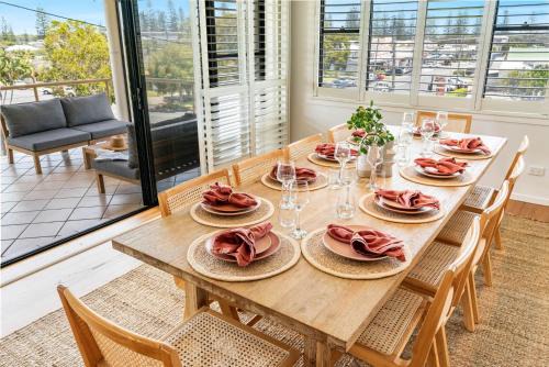 Yamba House | Cowrie House - Spacious Family Haven In The Heart of Yamba - Holiday Yamba