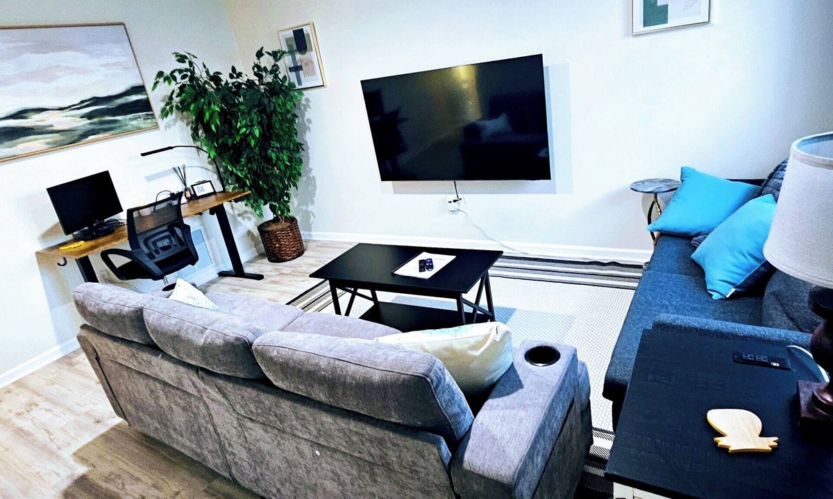 Columbia House | Cozy, well appointed 3-bedroom, 1.5-bath house 10 min from Mizzou