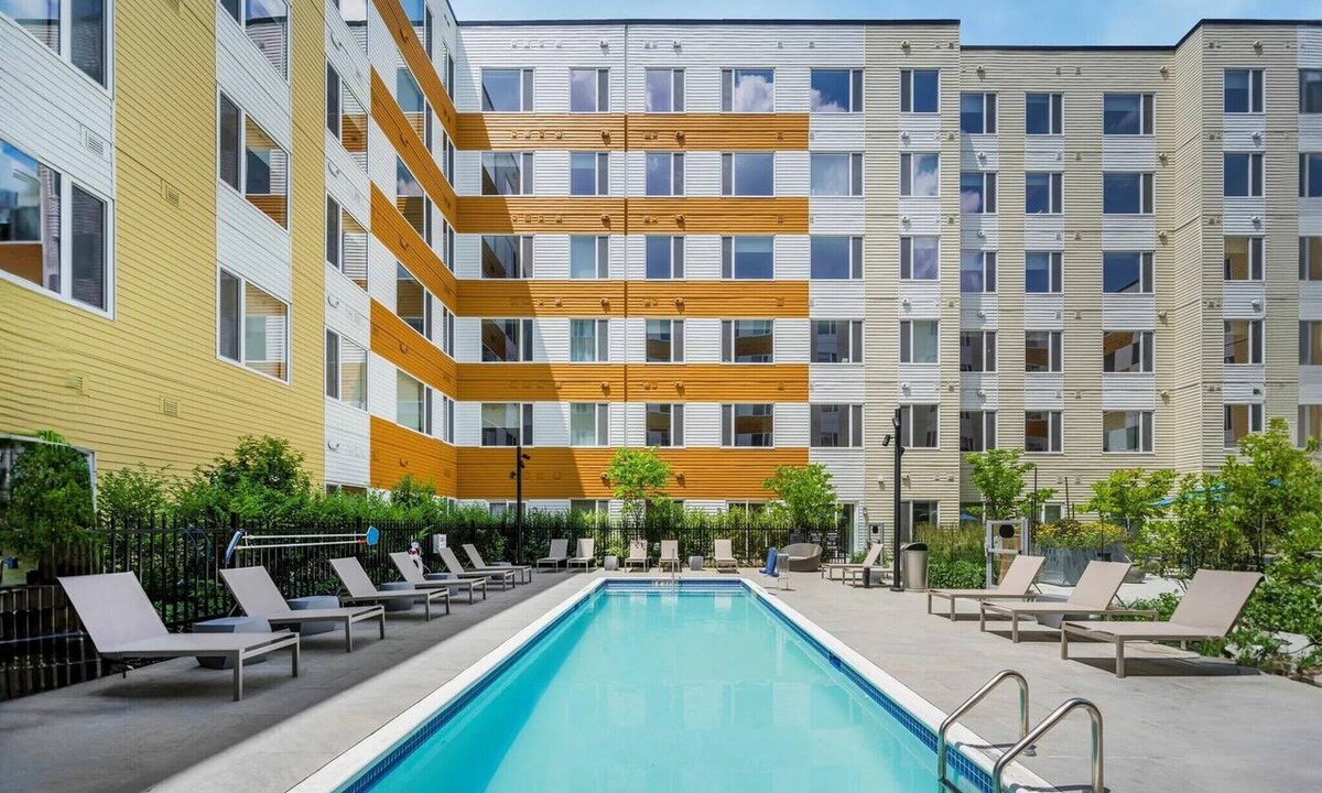 Everett Apartment | Curated Designer Retreat Pool Gym Dining
