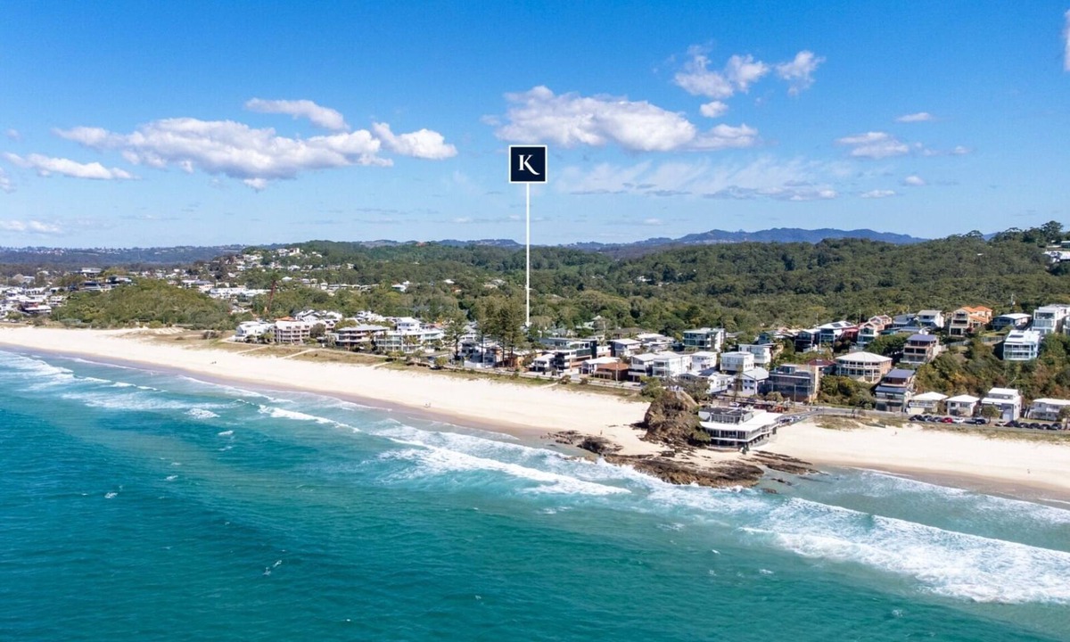 Currumbin House | Currumbin Beach Holiday Home - 200m to the beach