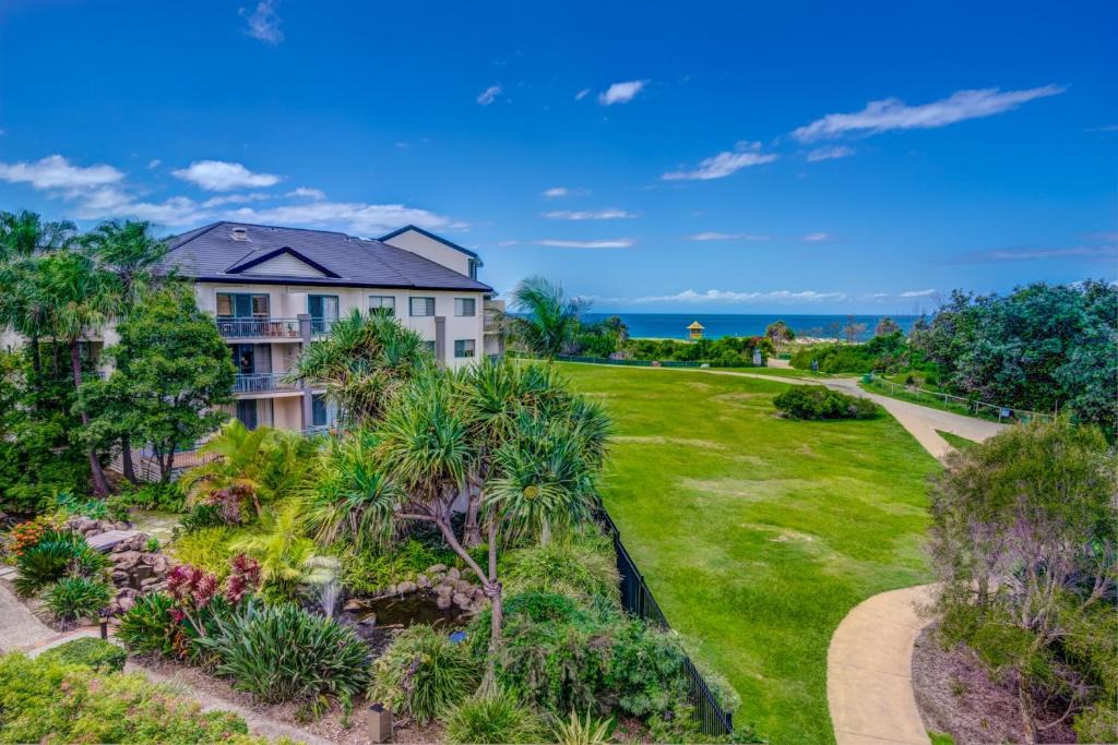 Palm Beach Apartment | Currumbin Sands On The Beach