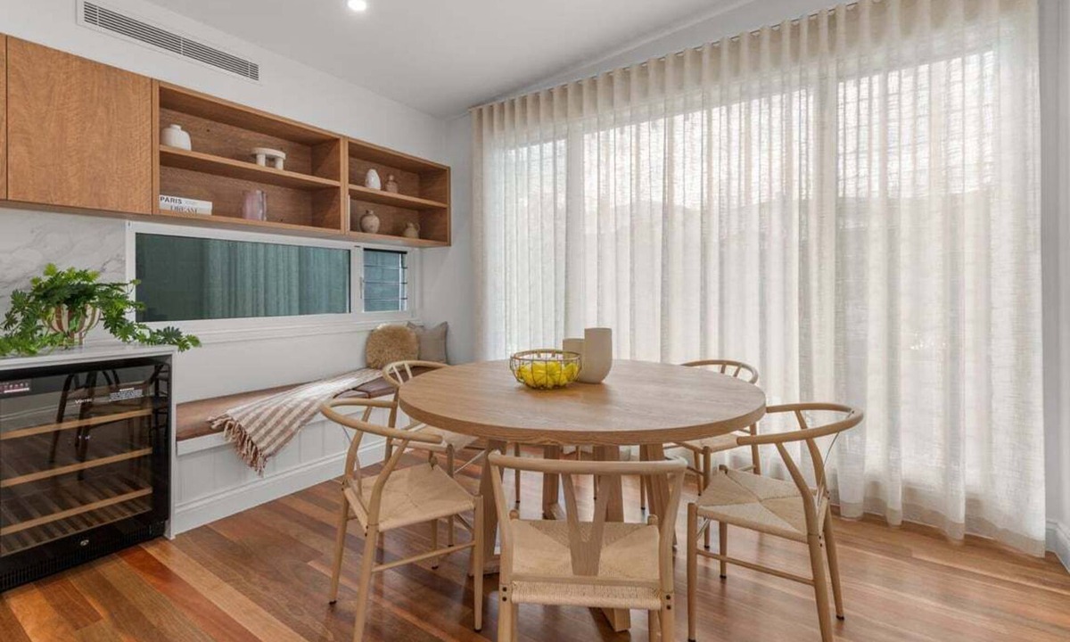Fortitude Valley Apartment | Designer Cottage Walk to James St & The Wharves