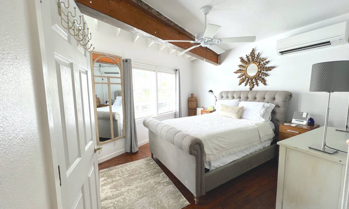 Laurel Park Apartment | Downtown Sarasota Suite in Historic District Walk to Opera, SelbyGardens, Dining