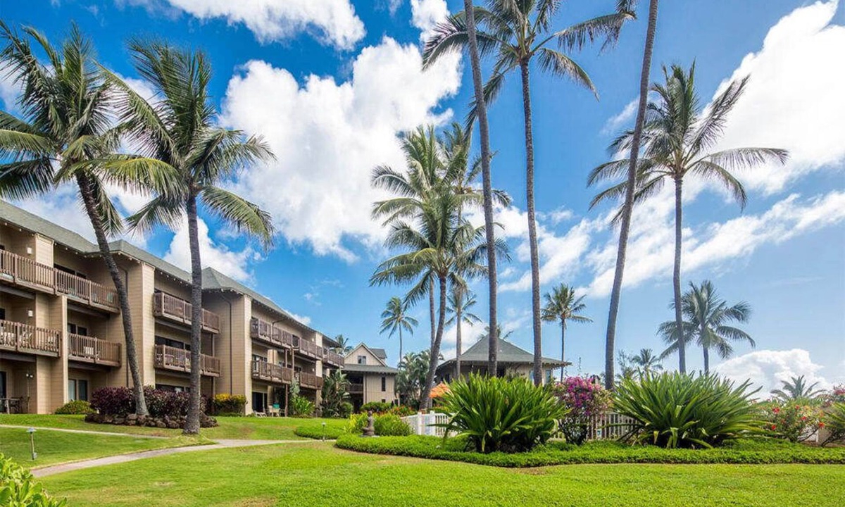 Lihue Condo | Easy Kauai Living! Lanai to Lawn, Full Kitchen, WiFi, Ceiling Fans–Kaha Lani 102