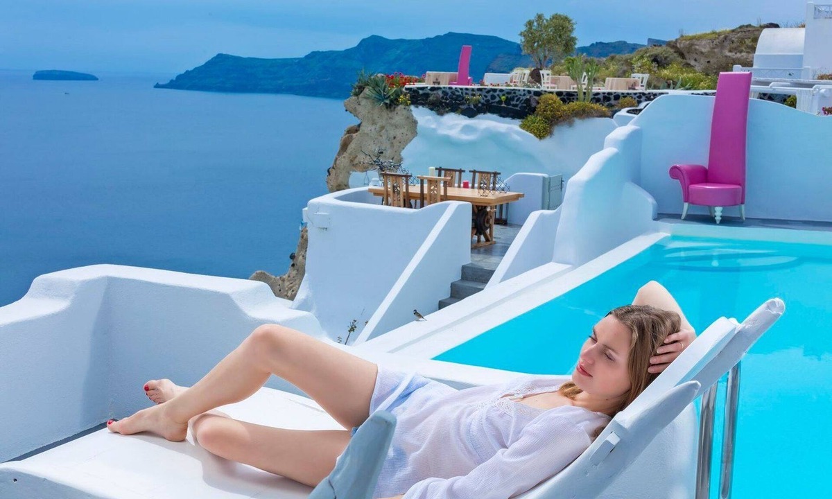 Oia Villa | Elegant Santorini Villa | Sea Breeze Villa | 1 Bedroom | Private Infinity pool.