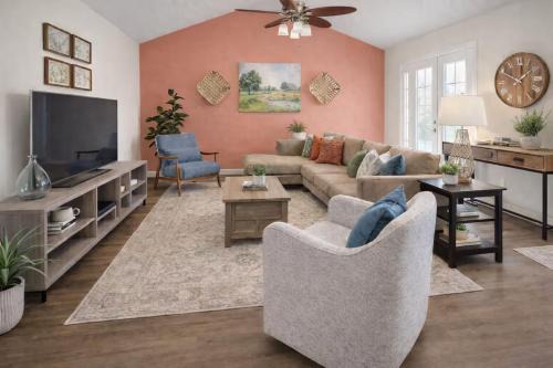 Valdosta House | FAMILY Friendly Sleeps 10 4 Bedrooms King Bed & Pets