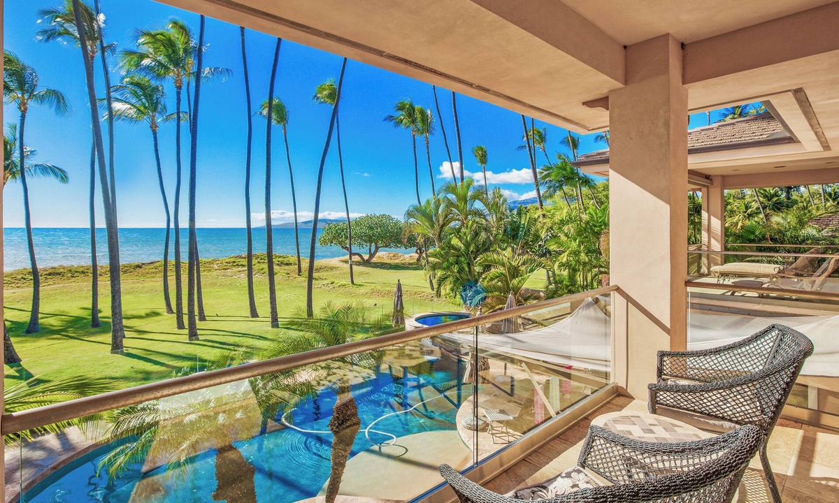 Kihei House | FIVE BEDROOM BEACHFRONT HOME