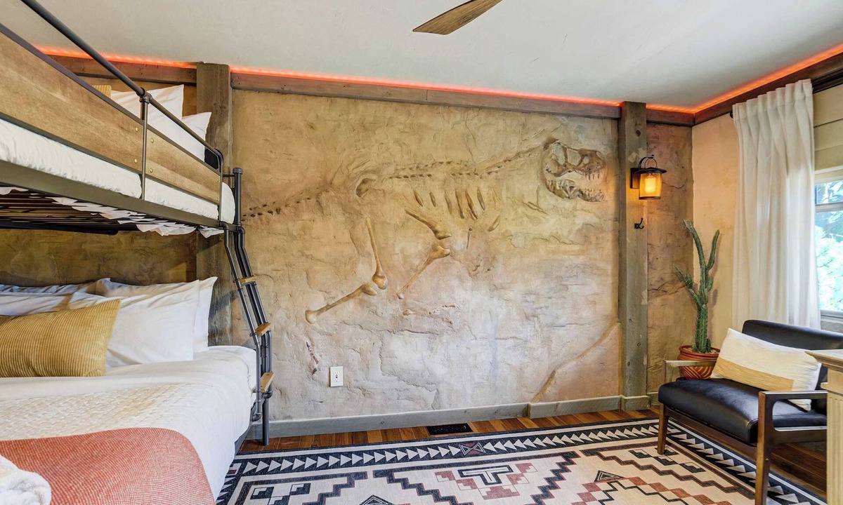 Southwest Colorado Springs House | Fossil Run! Curated Home w/Wellness & Game Room