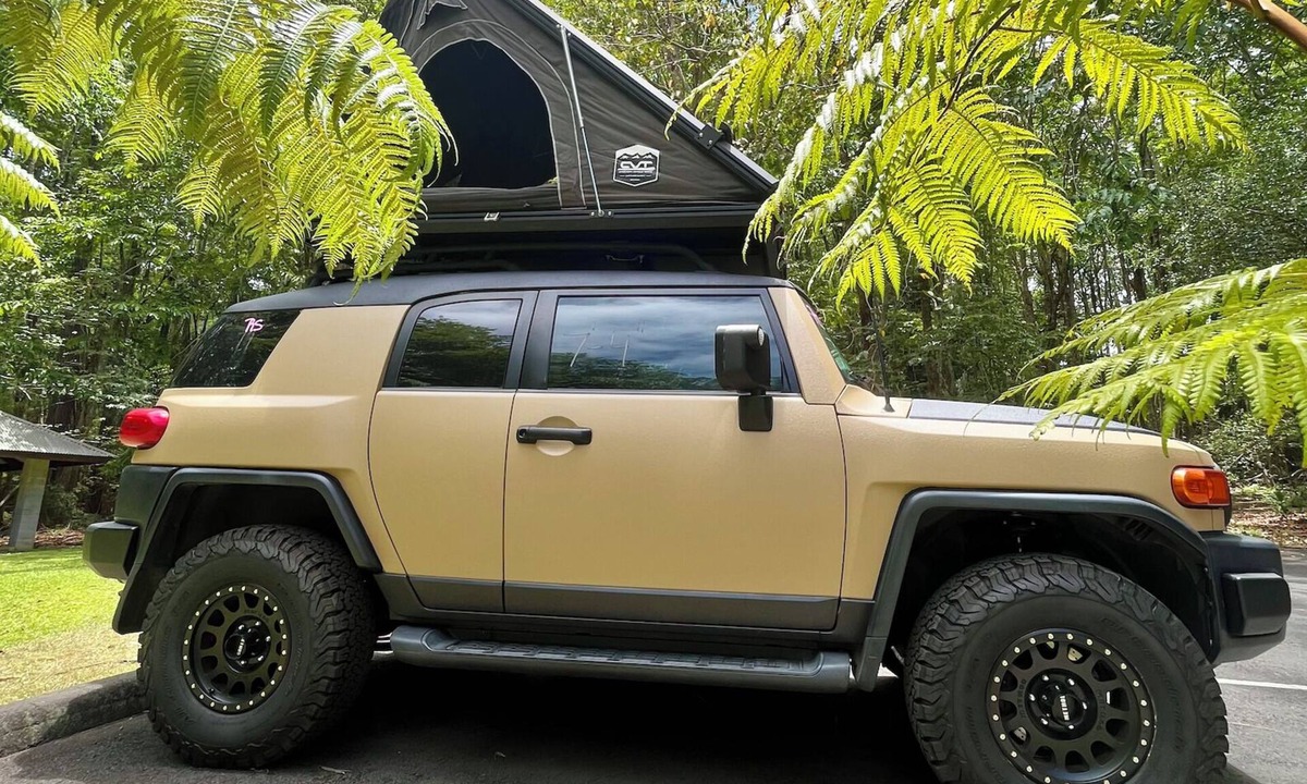 Kona Palisades House | Fully Decked Lifted 4WD Tan FJ Cruiser!