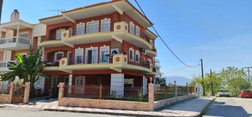 Drama House | Giotas House-free parking