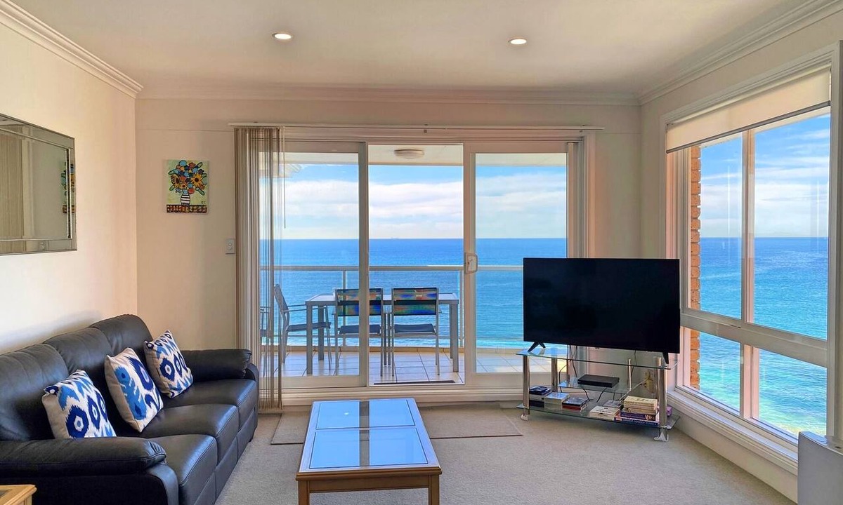 Cronulla Apartment | Gobsmacking Views 6 with Direct Beach Access