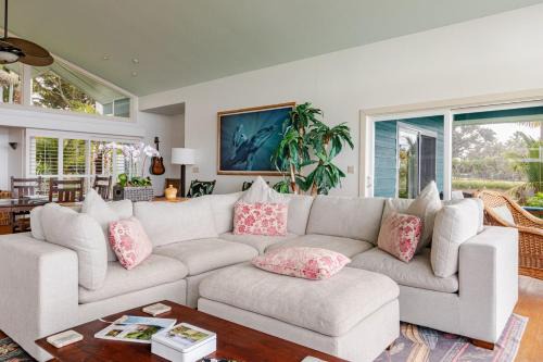 Hakalau House | Grand Oceanfront Gated Estate on the Hamakua Coast