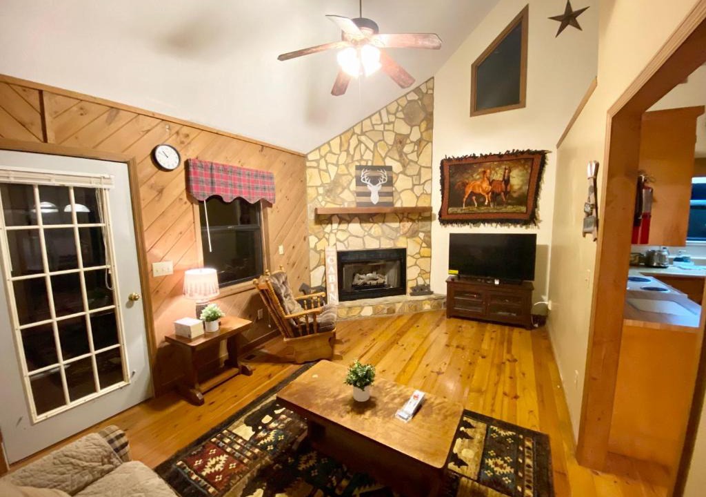 Blairsville House | Gretel at Alpine Cabins - Peaceful, Private, Perfect