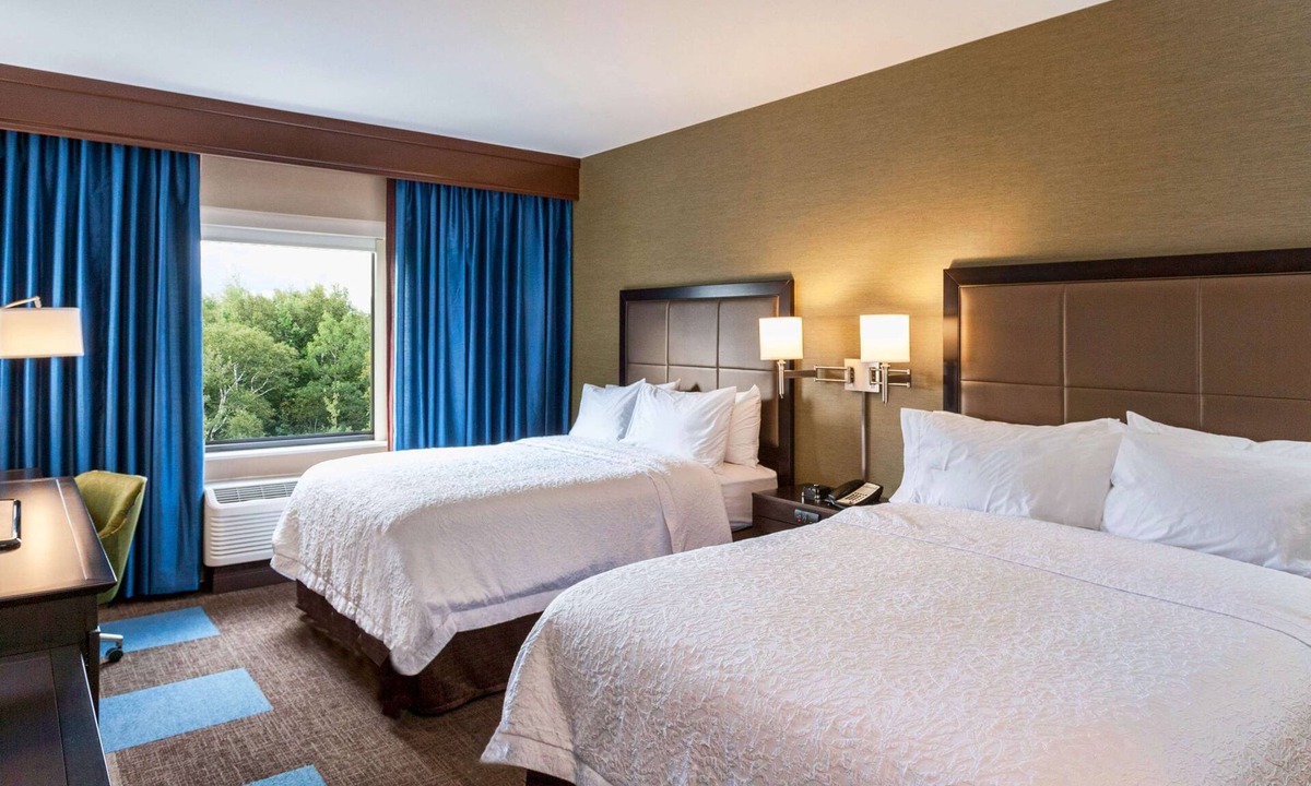 Duluth Hotel | Hampton Inn & Suites Duluth North/Mall Area