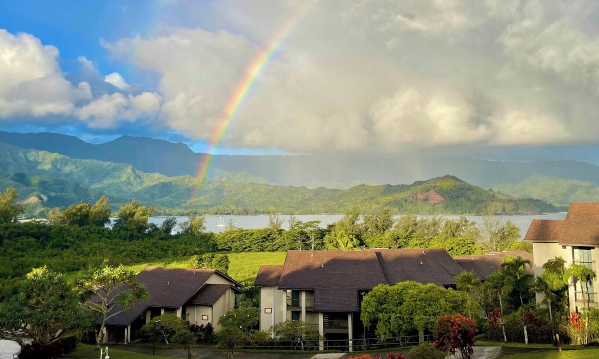 Princeville Condo | Hanalei Bay Resort 52012 - Newly updated, Bay views, Private walk to beach & AC!