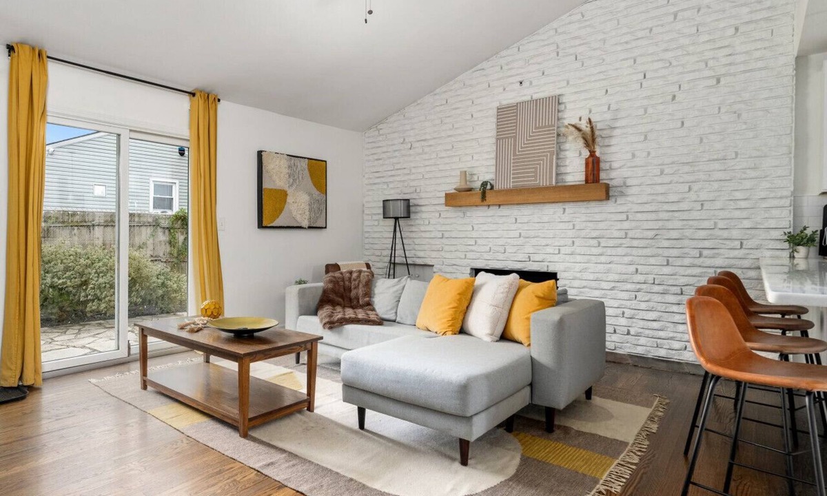 Columbus House | Happily Ever Astor - 3BD, 2BA, Modern Ranch