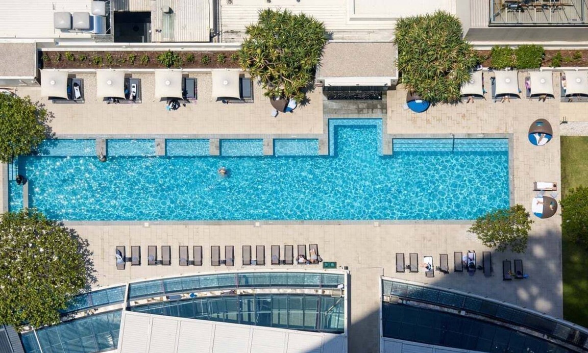 Surfers Paradise Resort | High-Floor Hilton 2BR w/Ocean Views & Pool