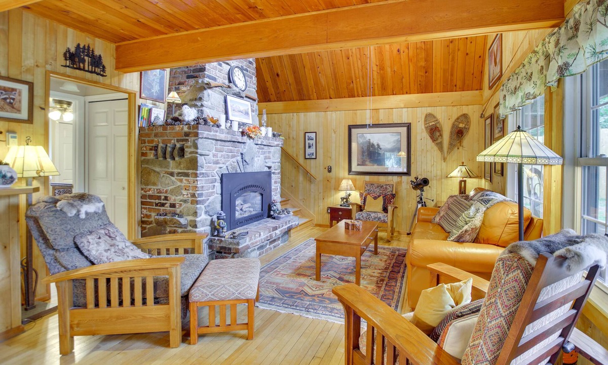Gold Bar Cabin | Hike, Ski & Explore! ‘Owl’s Nest’ Gold Bar Cabin