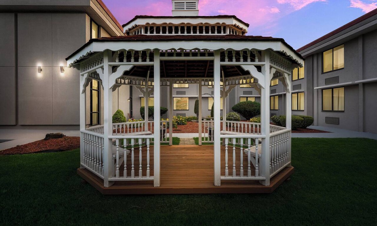 Painted Post Hotel | HomeTowne Studios by Red Roof Painted Post