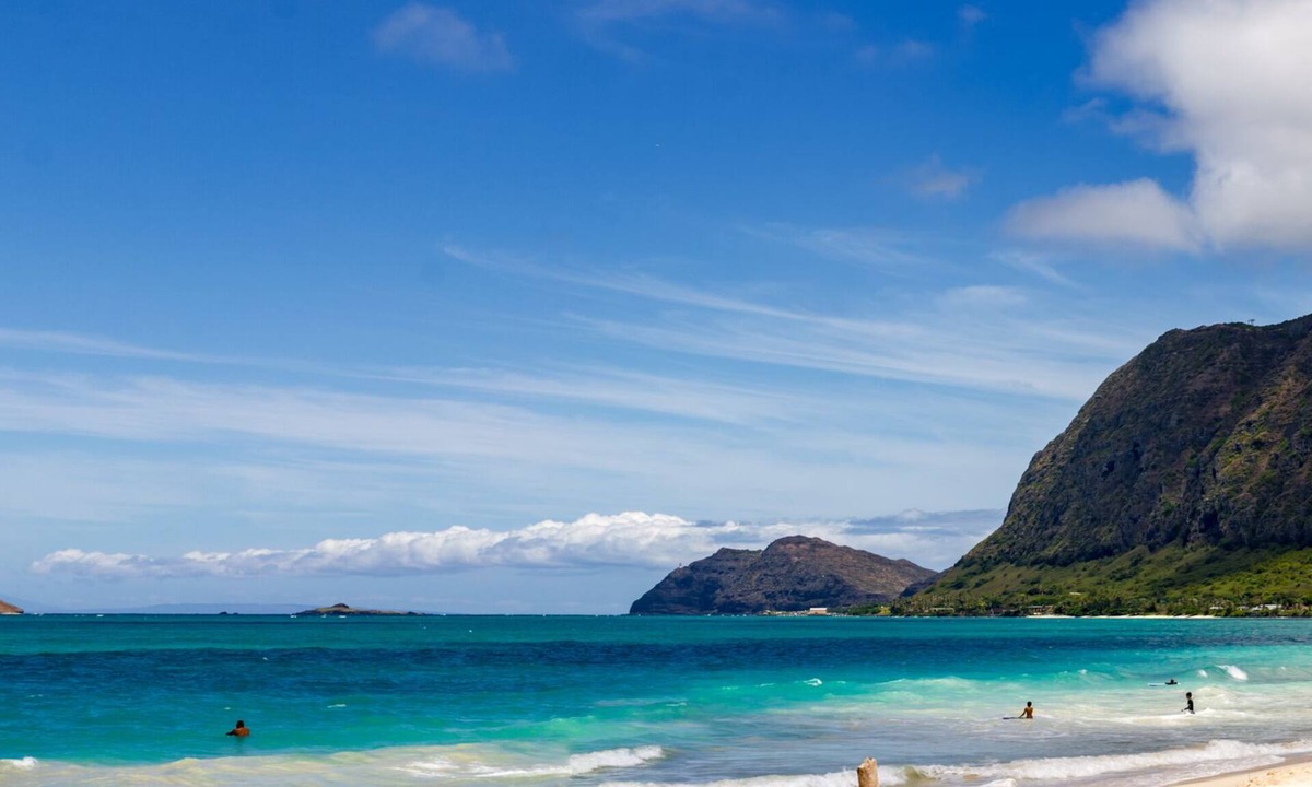 Waimanalo Beach House | House that has it all, Hot Tub, Kayaks, Surf Boards, Snorkeling gear & more