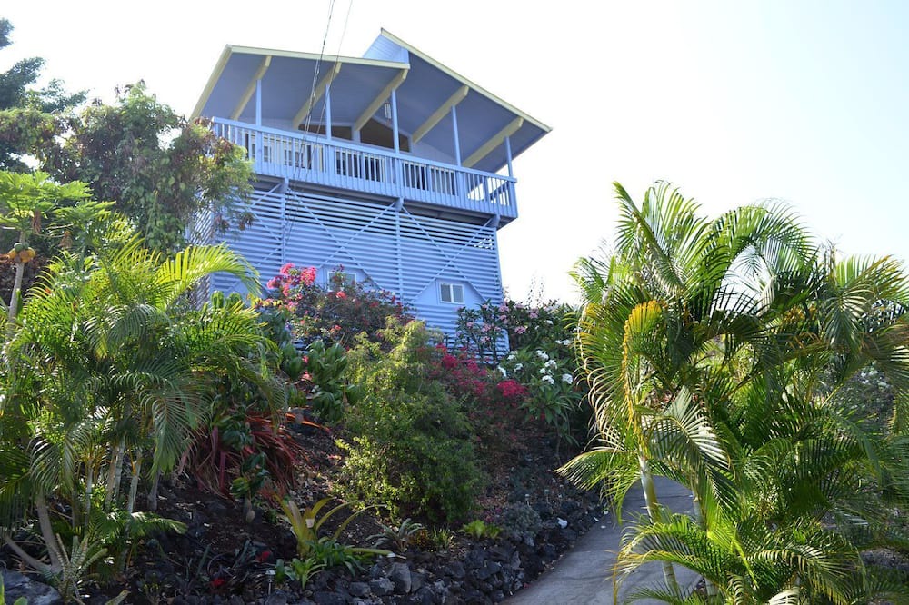 Kona Paradise House | Idyllic Getaway with Ocean Views in Captain Cook, Hawaii
