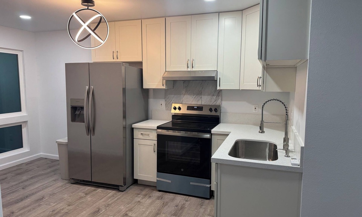 Kalihi Valley House | Kalihi Stream, Coffee Bar, Ro Water, Split Ac, WIFI, Black Out Curtain, 4Parking