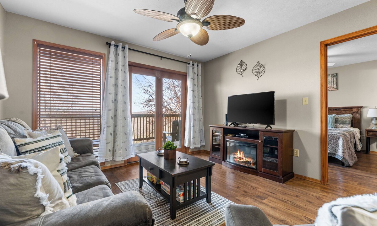 Notch Estates Condo | KING BEDS!~Hiding Place~WALK IN UNIT~BOAT PARKING🎡1 Mile from SDC🎢Free WIFI
