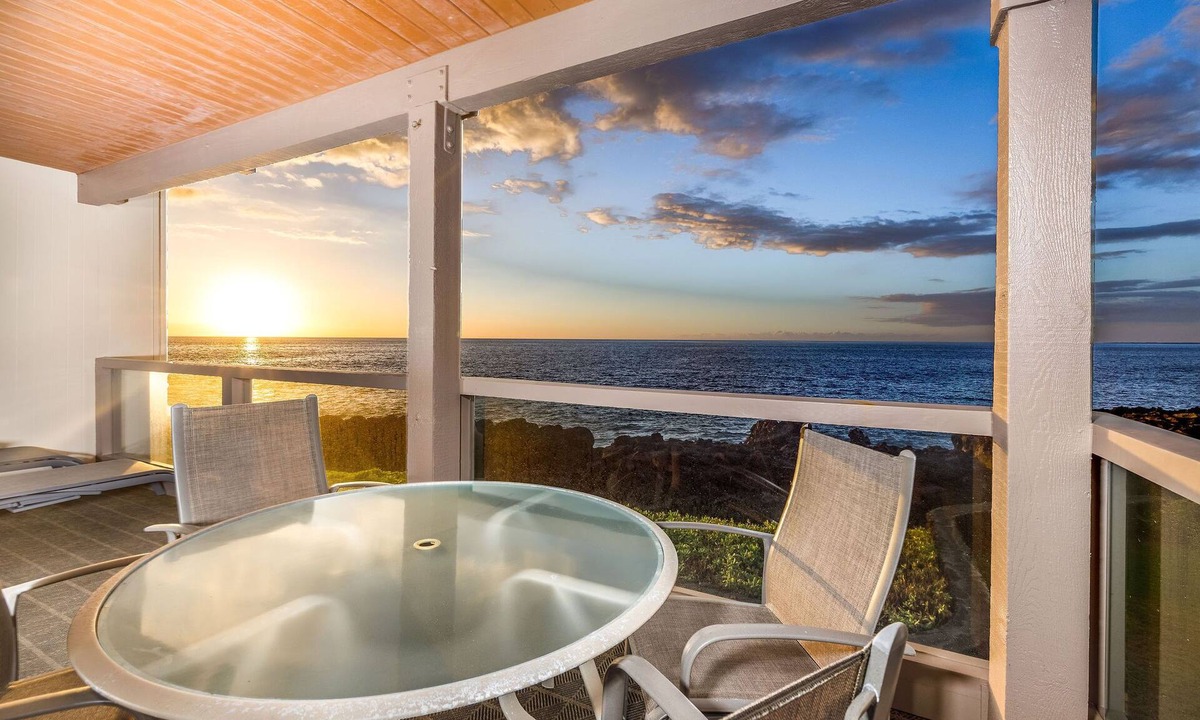 Kahaluu Bay Condo | KKSR#5201 DIRECT OCEANFRONT, BEST 2ND FLOOR CORNER, REMODELED & EXQUISITE!