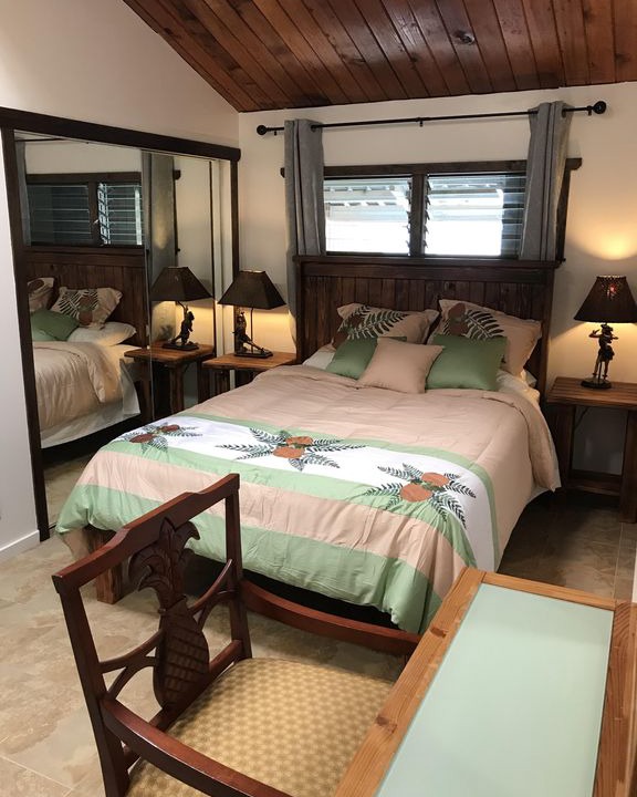 Kailua-Kona House | Kona Kai Hale centrally located.