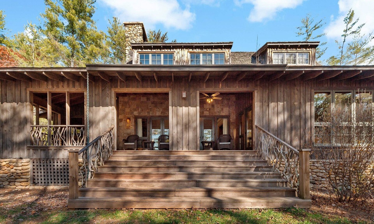 Nebo House | Lakeside Retreat | Camp Amenities, Fire Pit & Stunning Lakefront Views!