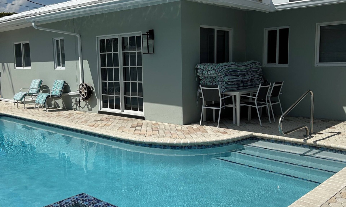 Fort Lauderdale House | Lauderdale By Sea Beach, Amazing 8 Bedroom, 5 bath Heated pool, Foosball table.