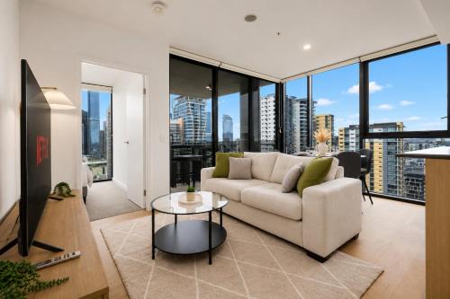 South Brisbane Apartment | Level 22 Skyline Views with Sauna, Gym, Pool and Free Parking