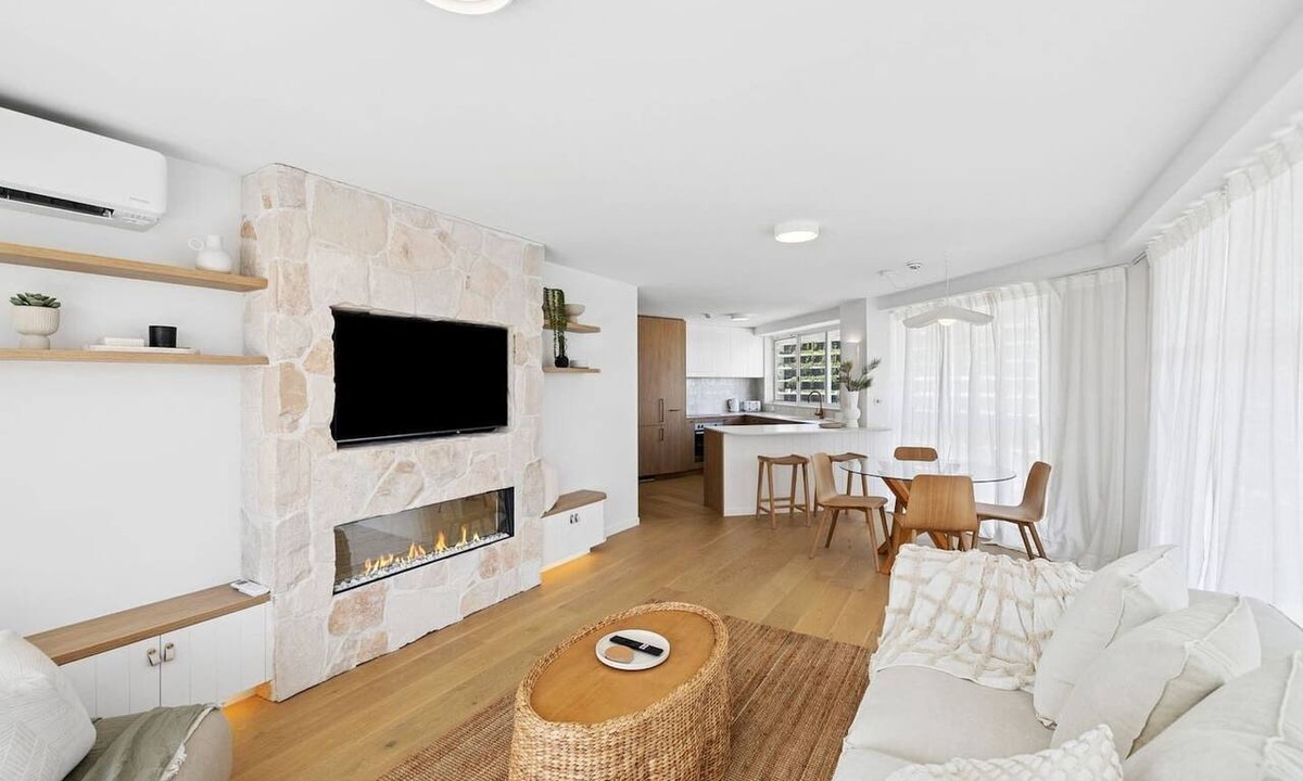 Palm Beach Apartment | Lookout Palm Beach - Absolute Beachfront + Views