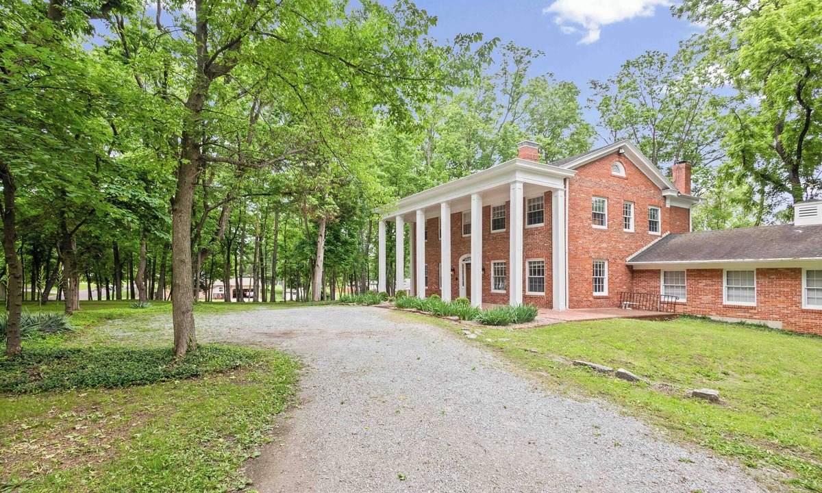 Columbia House | Luxurious Historic Home at the heart of Columbia