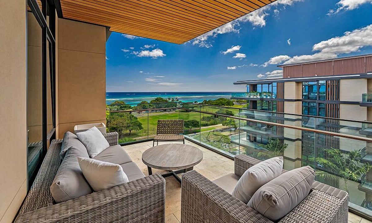 Ala Moana Condo | Luxurious Ocean & Sunset Views Condo at Park Lane w/Luxury Building Amenities